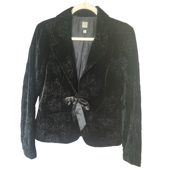Old Navy Jackets & Blazers - Old Navy Black Velvet Blazer with Floral Embroidery Tie Front Career Holiday SzL